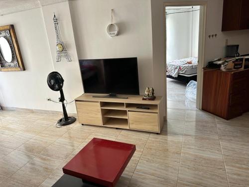 Apartment 602 image 1