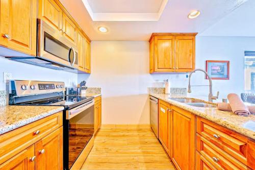 Condo in Newport Beach with Private Balcony and Ideal Location by the Pier in Newport Beach, USA