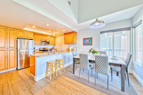 Condo in Newport Beach with Private Balcony and Ideal Location by the Pier in Newport Beach, USA