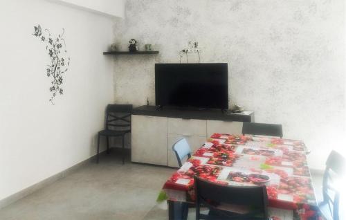 Four-Bedroom Holiday Home image 7