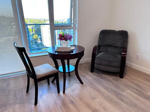 Monthly Stay-Relocation Special-New condo near Lougheed Mall & SFU in Coquitlam, Canada