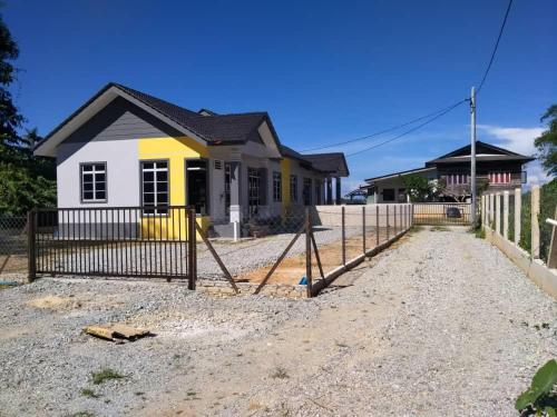 SYAZANA Homestay 705