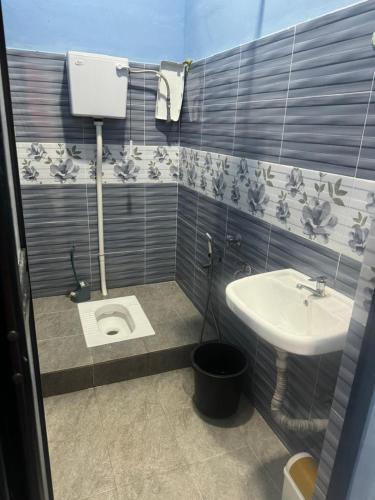 SYAZANA Homestay 705