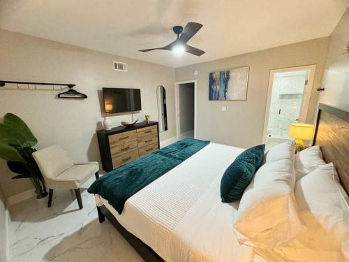 3Bd 2Bath 1 Block from the beach! Newly renovated in Fort Lauderdale, USA
