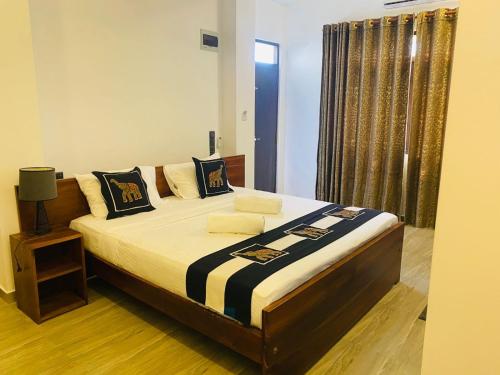 Deluxe Double Room with Balcony image 1