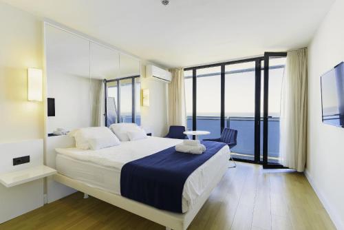 Luxury Seaside Retreat - Your Perfect Stay in Batumi in Batumi
