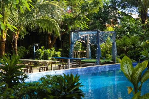 Swimming pool, Stop And Go Làng Chài Bàu Trắng  in Hoa Thang