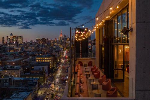 Ресторан, Moxy NYC Lower East Side in Чайна-таун