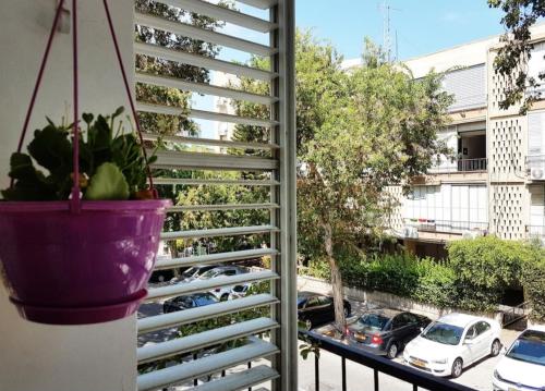 דירה אומנותית בגבעתיים in Ramat Gan