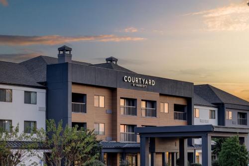 Courtyard Shreveport Airport - image 10