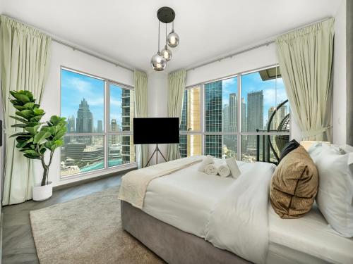 Luxe 4 bedroom Apartment I Burj Khalifa & Fountain Views I Free Gym, Pool, Parking, Wi-Fi and PS5 I by Skyline Serenity, Dubái (foto 5)