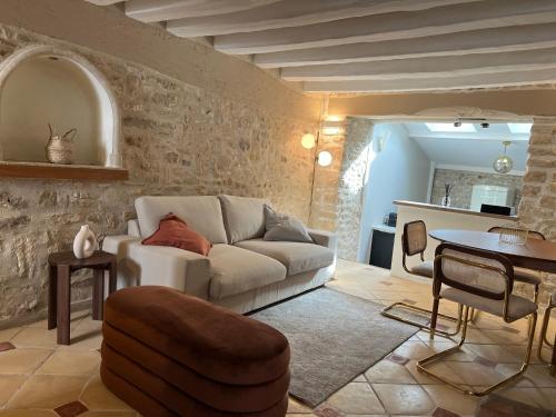Maison de ville - idéal déplacements et familles - 35 min Paris - Versailles - Giverny gîte à louer Mareil-sur-Mauldre