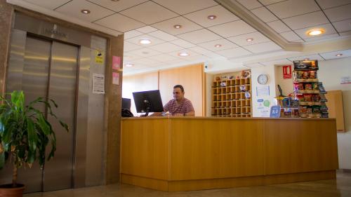 设施服务, 梅塞格尔旅馆 (Hostal Meseguer) in 埃尔切