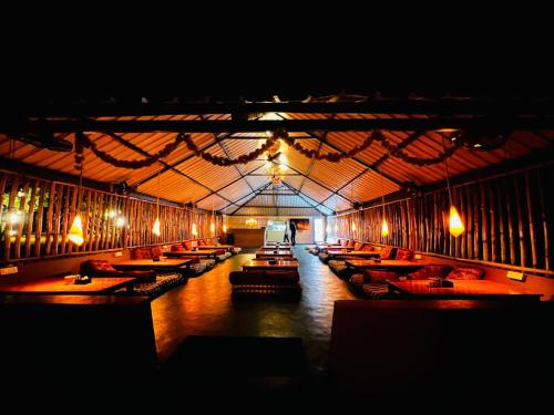 مطعم, Hampi Village Jungle Resort in هامبي
