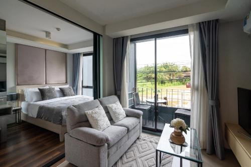 6th Avenue Surin Beach near Surin Beach