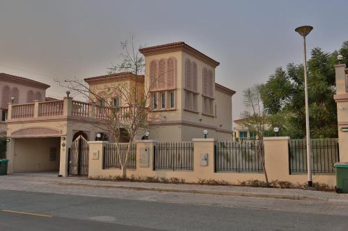 2 Bedroom Villa With Huge Garden, Dubai (foto 10)