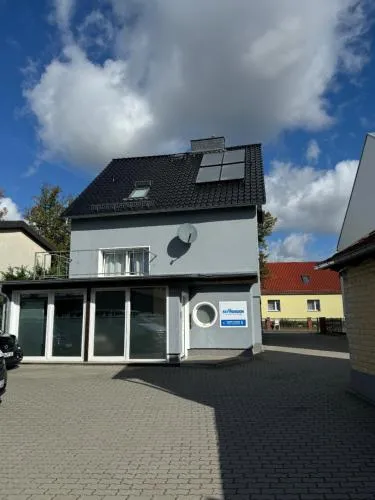 SkyPension in Schönefeld, Deutschland