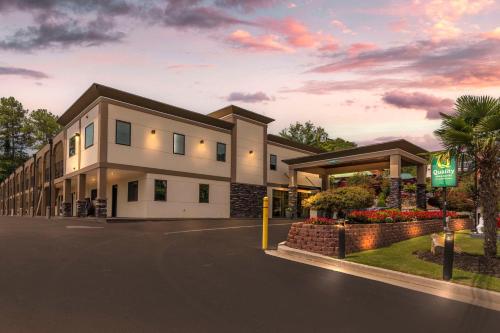 Quality Inn & Suites Athens University Area - Hotel - Athens