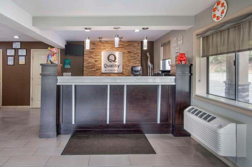 Quality Inn & Suites Athens University Area - Hotel - Athens