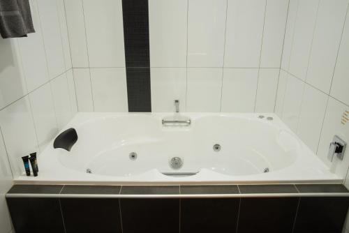 Hillston Motor Inn On High in Goolgowi