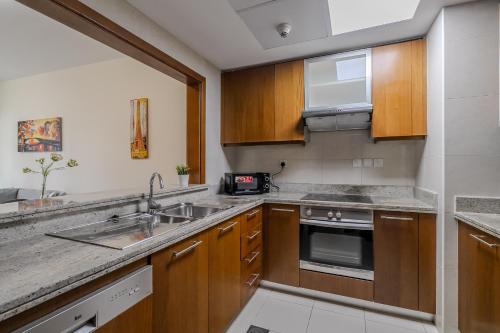 Spacious 1BDR Apartment Downtown I Standpoint Tower, Dubai (photo 9)