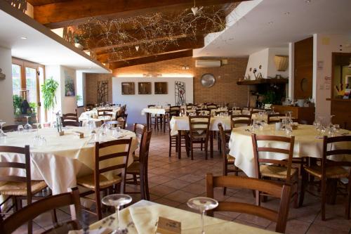 餐廳, Agriturismo Monte Del Re in 聖皮耶特羅阿爾納蒂索內