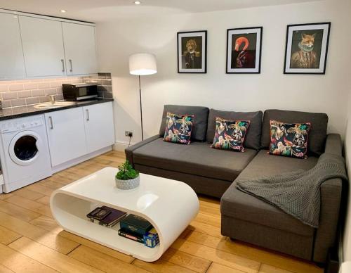 Period Apartment for 3, Near Uni, Hospital and Town Centre, Parking, Рединг (фото 4)