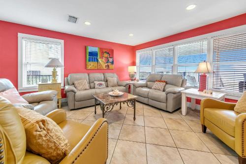 Hanging Out by RealJoy Vacations - image 7