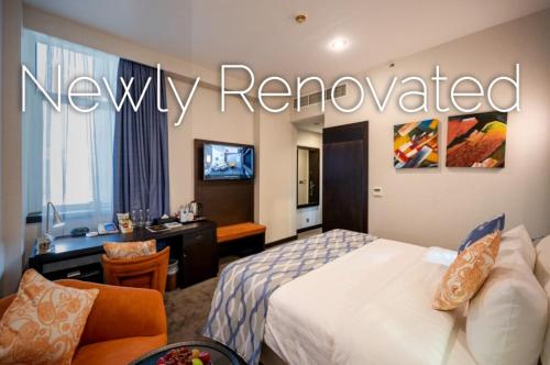 Deluxe Room Queen image 1