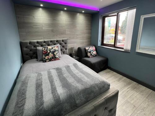 MODERN SUITES -5 Bedroom House- With FREE PARKING Birmingham city, Бирмингем (фото 9)