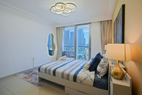 CH Urban Haven - 1BR at Boulevard Point with Burj & Fountain Views, Dubai (photo 8)