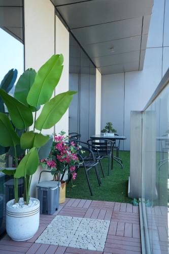 CH Urban Haven - 1BR at Boulevard Point with Burj & Fountain Views, Dubai (photo 7)