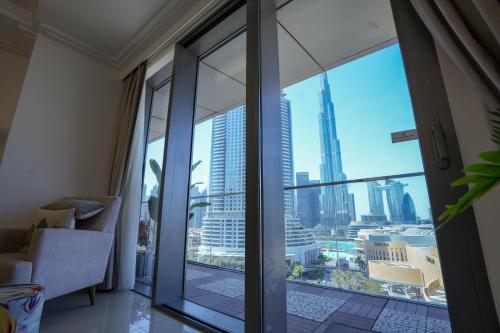 CH Urban Haven - 1BR at Boulevard Point with Burj & Fountain Views, Dubai (photo 10)