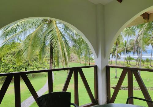 Afficher, Marenaz Oceanfront Resort in Esterillos Este