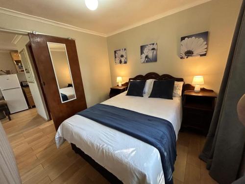 Khaled Estate Cottages - unit A in Everton