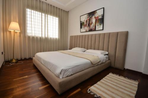 Lovely 2 bedroom flat in Ain Diab - Tap to explore photos