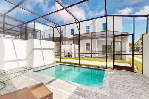 Spacious 5BR Home w Pool 15 Minutes to Disney photo 2