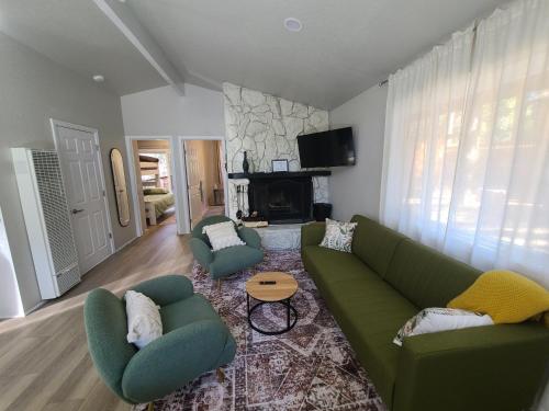 Bear Nest - Cozy 2 bedroom House adjacent to National Forest with Deck BBQ Fireplace, Sugarloaf (fotografie 6)
