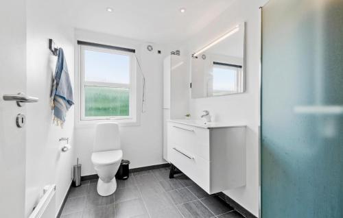 Bathroom, 3 Bedroom Lovely Home In Hemmet in Hemmet