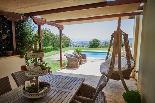 Luxury Apartment with Pool 3