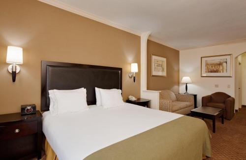 ASPEN GRAND HOTEL LaPorte in La Porte, USA