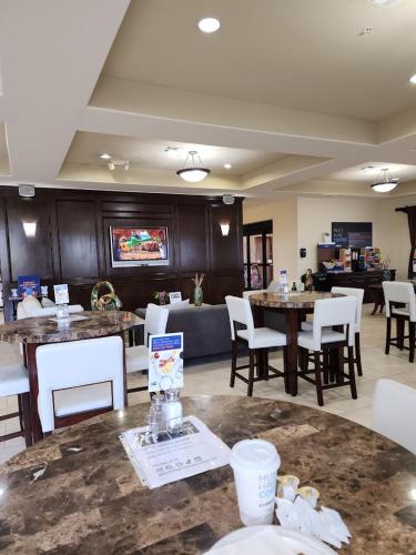 Ételek és italok, ASPEN GRAND HOTEL LaPorte in La Porte