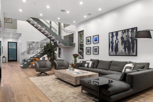 Orlando Estate in Los Angeles, USA