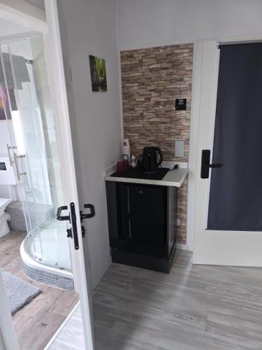 Zimmer mit eigenem Bad in Heidelberg in 海德堡郊區