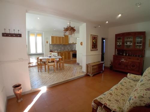 Seadmed, Ca' da Carmela in Savignone
