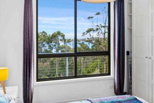 High View House - Views over Pirates Bay in Eaglehawk Neck