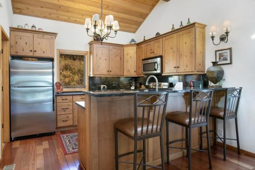 188 Ridgepoint Townhomes Townhouse - image 2