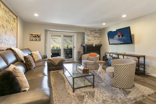 608 Avon Center Lodge condo in Avon, USA