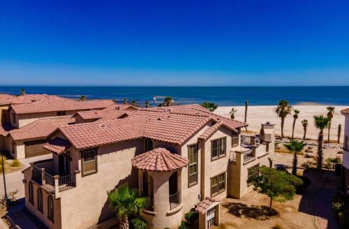 Condo 77-3. On the Beach , First Class, on the Sea of Cortez