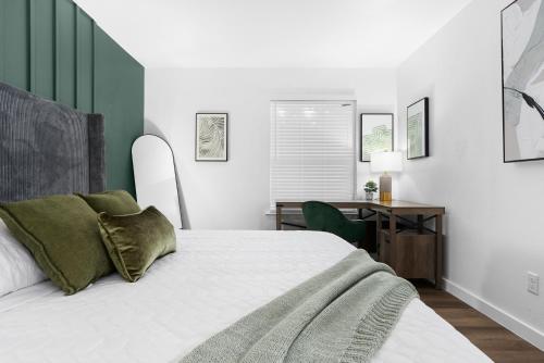 Modern 4BR Condo Perfect for Large Groups & Events in Austin, USA